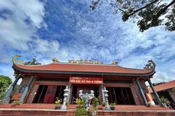 Gấp rút hoàn thành công trình trùng tu, tôn tạo đền Mẫu xã Trịnh Tường