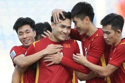 HLV Philippe Troussier dẫn dắt tuyển Việt Nam và U23 Việt Nam ngay trong tháng 3