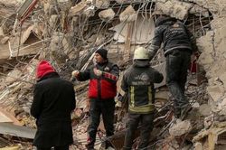 Động đất ở Thổ Nhĩ Kỳ và Syria: Bắt đầu dọn dẹp đống đổ nát; phụ nữ mang thai cần được chăm sóc y tế