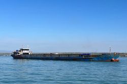 Tàu Phúc An 01 gặp sự cố trên biển đã được lai kéo vào vịnh Mũi Né an toàn