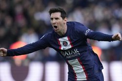 Messi lập siêu phẩm đá phạt ở thời khắc không tưởng, PSG thắng nghẹt thở