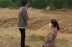 Quảng Bình: Nữ sinh tát bạn rồi bắt quỳ, kéo lê trên nền đất đá