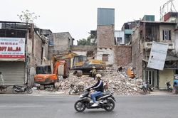Loạt lời nhắn 'cần mua đất mặt đường gấp' sau khi nhà bị thu hồi để làm dự án giao thông