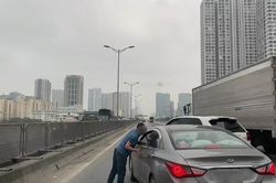Phạt 11 triệu đồng tài xế xe Porsche chặn đầu, nhổ nước bọt vào xe Hyundai