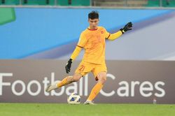 HLV Troussier sẵn sàng 'đãi cát tìm vàng' cho U22 Việt Nam