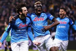 Nhận định trước trận Frankfurt vs Napoli (03h00, 22/2): Châu Âu có bằng phẳng như Serie A?