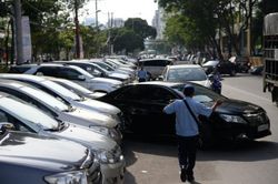 Cá nhân tự ý lập bãi làm dịch vụ trông giữ xe bị xử lý ra sao?