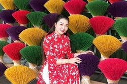Làng hương Quảng Phú Cầu rực rỡ sắc màu thu hút giới trẻ đến chụp ảnh, quảng bá du lịch