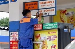 Giá xăng dầu tiếp tục giảm
