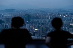 Mắc kẹt trong các căn nhà miễn phí