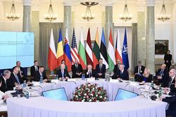 Ông Biden cam kết 'Mỹ sẽ bảo vệ từng tấc đất của NATO'
