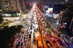 Hà Nội thí điểm điều chỉnh giao thông nút giao Lê Trọng Tấn – Quang Trung – Văn Khê
