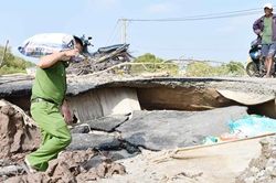 Sạt lở nghiêm trọng đê biển Đông giáp ranh hai tỉnh Bạc Liêu – Sóc Trăng