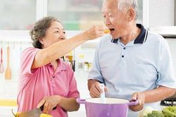 Gợi ý thực đơn bữa sáng giàu dinh dưỡng, dễ tiêu hóa cho người lớn tuổi