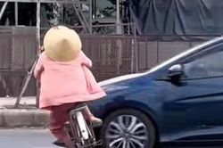 Công an thông tin về người phụ nữ đi xe đạp va chạm với xe ô tô gây bão mạng xã hội