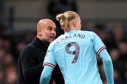 Pep Guardiola đang 'mắc kẹt' cùng Erling Haaland?