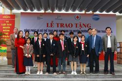 Tổ chức Good Neighbors trao tặng học sinh Phú Thọ, Thanh Hóa 97.285 bộ đồng phục