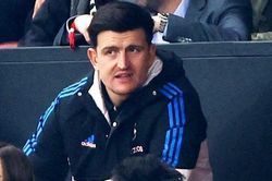 Biểu cảm gây chú ý của Maguire sau khi MU hạ Barca