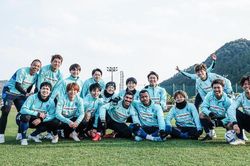 Công Phượng tiếp tục bị Yokohama lãng quên, không có tên trong danh sách đăng kí