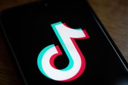 Ủy ban châu Âu cấm nhân viên sử dụng TikTok