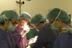 Thiếu vật tư y tế, hóa chất, khó khăn tài chính: Hai bệnh viện lớn kêu cứu