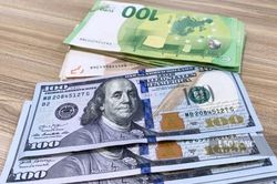 Tỷ giá hôm nay (24/2): Giá USD trung tâm tăng 1 đồng, ở ngân hàng thương mại tăng 10 đồng
