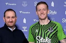 Man United hết hi vọng chiêu mộ Pickford