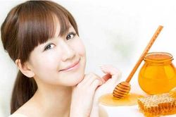 3 loại mặt nạ từ mật ong làm sạch mụn trứng cá, chữa lành sẹo và làm đều màu da