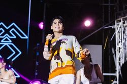 Lần đầu sang nước ngoài chạy show, bất ngờ trước phản ứng của khán giả dành cho MONO