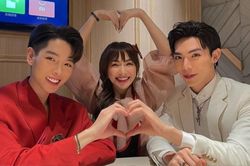 Gia đình Hoa dâm bụt hội ngộ lúc nửa đêm, chỉ vài giây nhưng khiến dân mạng rần rần!