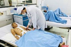 4 kíp phẫu thuật chạy đua thời gian cứu sống bệnh nhân bị tai nạn giao thông đặc biệt nghiêm trọng
