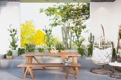 Mẫu nhà phố 3 tầng hiện đại, tích hợp vườn treo chan hòa ánh sáng
