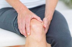 Đau nhức âm ỉ xương chân có phải mắc bệnh gout?