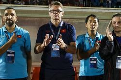 Bóng đá Việt Nam ngày 26/2: Trợ lý HLV Troussier bận nhiệm vụ tại U20 Việt Nam