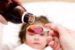 Không nên tự dùng thuốc trị ho và cảm lạnh cho trẻ dưới 2 tuổi, đây là nguyên nhân