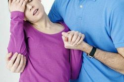 Ngất có phải do bệnh tim và nguyên nhân gây ngất?