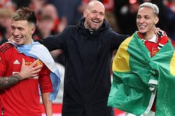 Ten Hag hài lòng vì làm Sir Alex hạnh phúc, hứa điều khiến nhiều fan MU 'thổn thức'