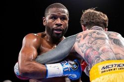 Ở tuổi 46, Floyd Mayweather vẫn giữ được những phẩm chất làm nên 'Độc cô cầu bại'