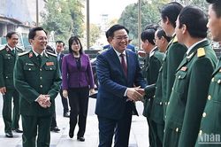 Chủ tịch Quốc hội Vương Đình Huệ thăm, chúc mừng Bệnh viện Trung ương Quân đội 108