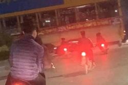 Cảnh sát xuyên đêm chặn bắt gần 100 quái xế lạng lách đánh võng