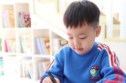 4 điều cha mẹ cần hướng dẫn con trước khi vào lớp 1