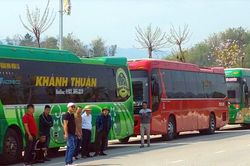Xe khách hoạt động trở lại sau 'đình công'