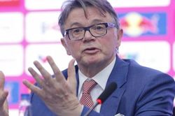 HLV Troussier: Mục tiêu của tôi cho SEA Games là huy chương Vàng