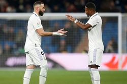 Bị CĐV Real 'kết tội' khi bầu Messi thay vì Benzema, Alaba hốt hoảng giải thích