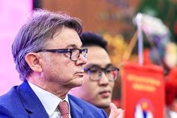 HLV Philippe Troussier đến Việt Nam: Vì mục tiêu World Cup