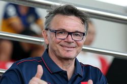 Ông Troussier 'khởi động' với U22 Việt Nam