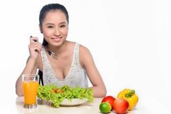 4 bí quyết giảm cân hiệu quả dành cho những nàng lười