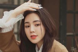Quỳnh Kool 'Đừng làm mẹ cáu' tự tin khoe nét đẹp lao động giản dị ở chốn đông người