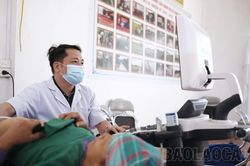 Bệnh viện Đa khoa Hưng Thịnh khám bệnh miễn phí tại xã Bản Sen