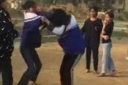 Lừa bạn về nhà rồi đóng cửa đánh hội đồng